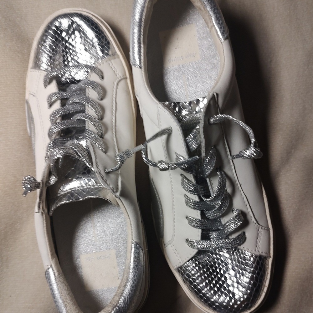 Dolce Vita Womens White Leather Metallic Silver Snake Embossed Sneakers Size 8.5
